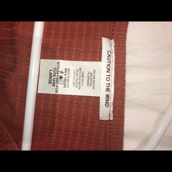 Orange long sleeve - Picture 3 of 3